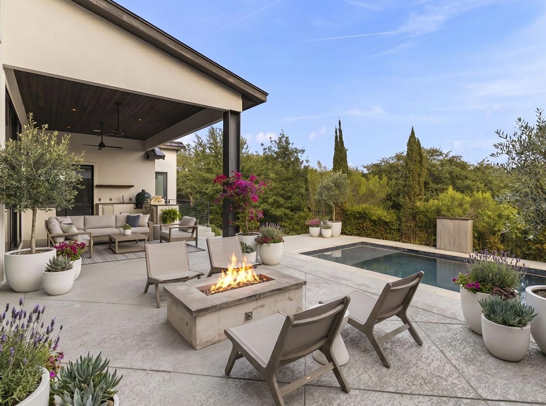 Contemporary Luxury in The Dominion